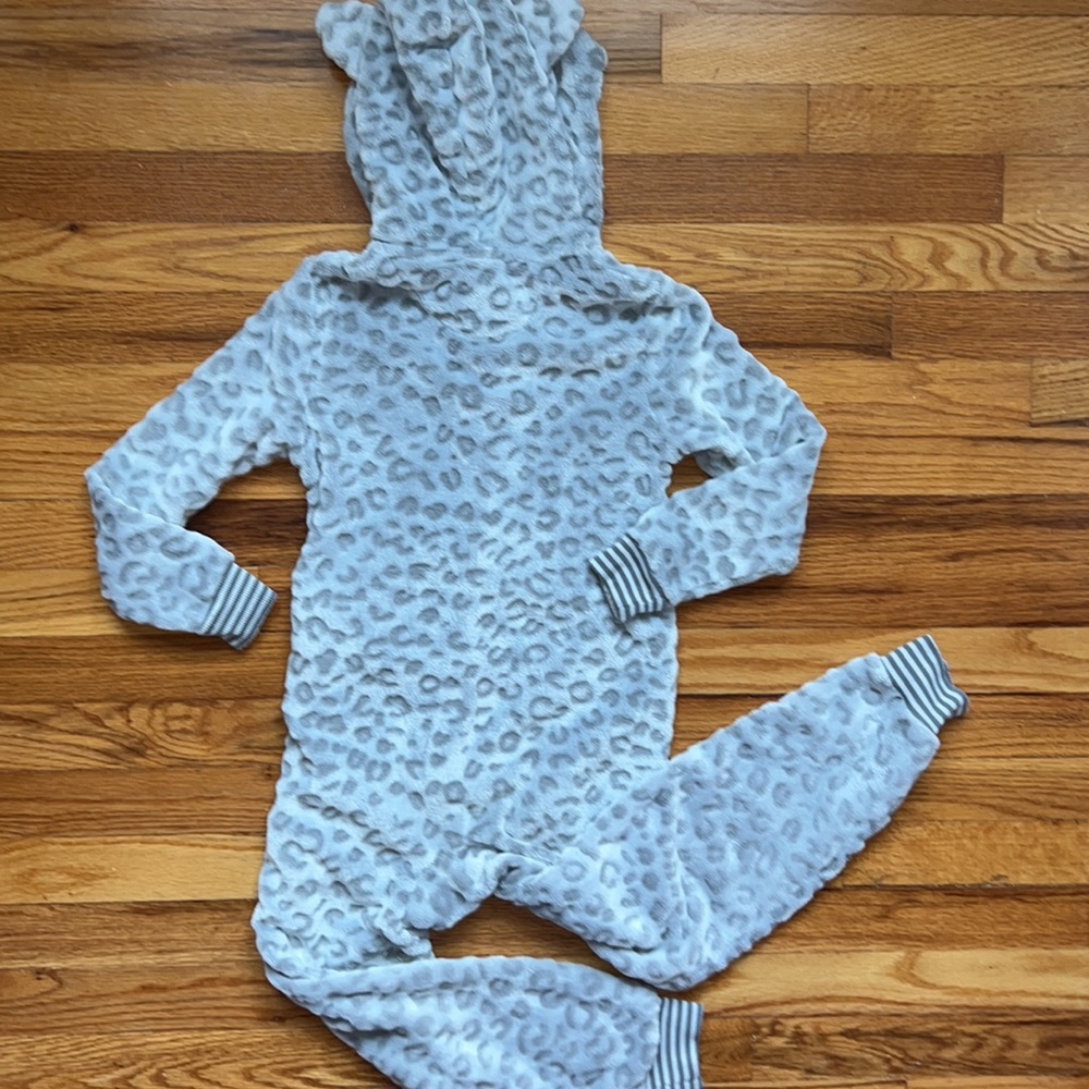 Girls fuzzy one piece - Picture 5 of 7